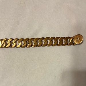 Precious metal-played curb link bracket